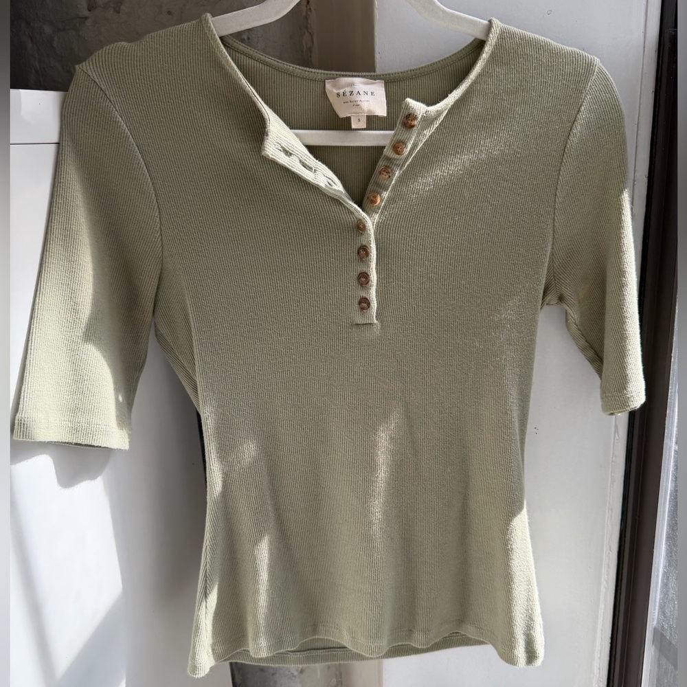 Sézane Theodora T-Shirt in Light Olive Green Size S (Small) *Flaw* - Picture 2 of 14